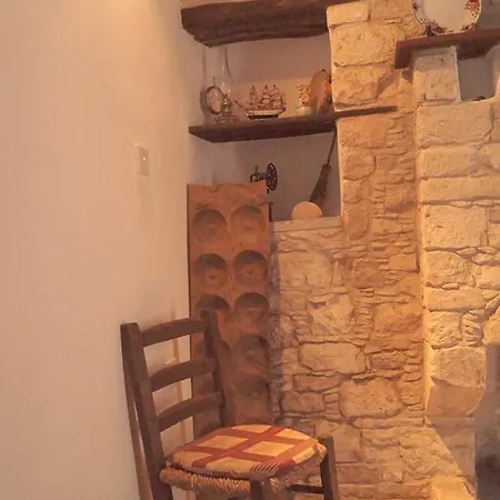 Makrinari Tis Pano Geitonias