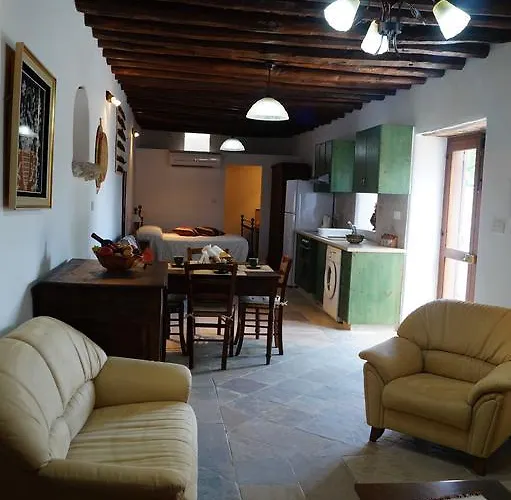 Feriehus Makrinari Tis Pano Geitonias *