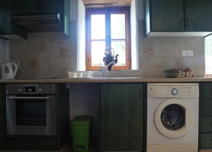 Makrinari Tis Pano Geitonias Feriehus Salamiou