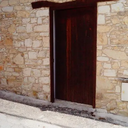 Nyaraló Makrinari Tis Pano Geitonias *