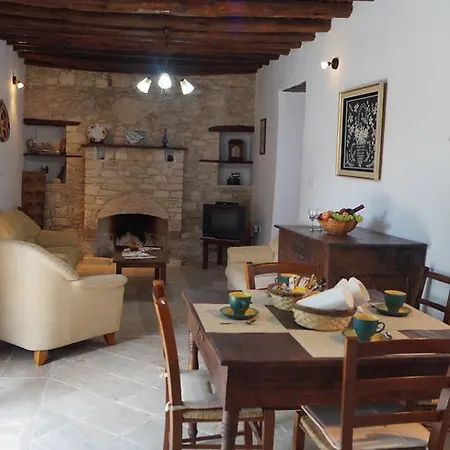 Makrinari Tis Pano Geitonias Casa vacanze Salamiou