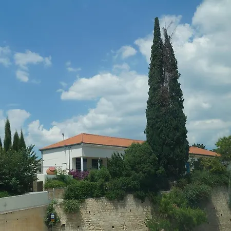 Makrinari Tis Pano Geitonias Salamiou