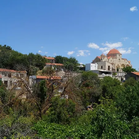 Дом отдыха Makrinari Tis Pano Geitonias *