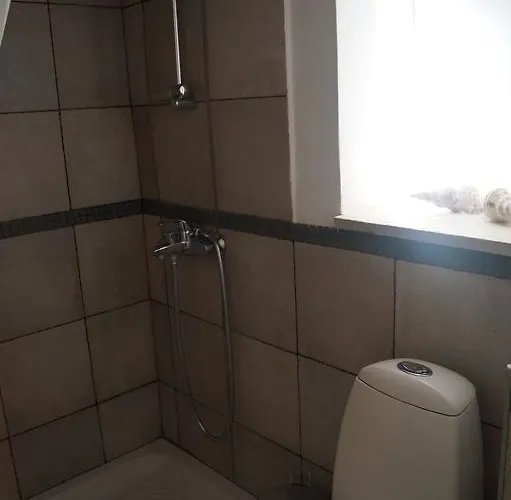 Makrinari Tis Pano Geitonias