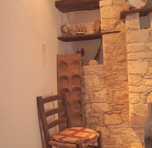 Makrinari Tis Pano Geitonias